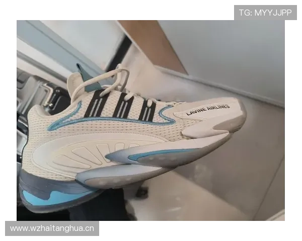 扎克拉文的鞋比我整套房还讲究，楼里阿姨当场开始攒钱